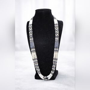 Elegant Beaded Necklace in Black and White